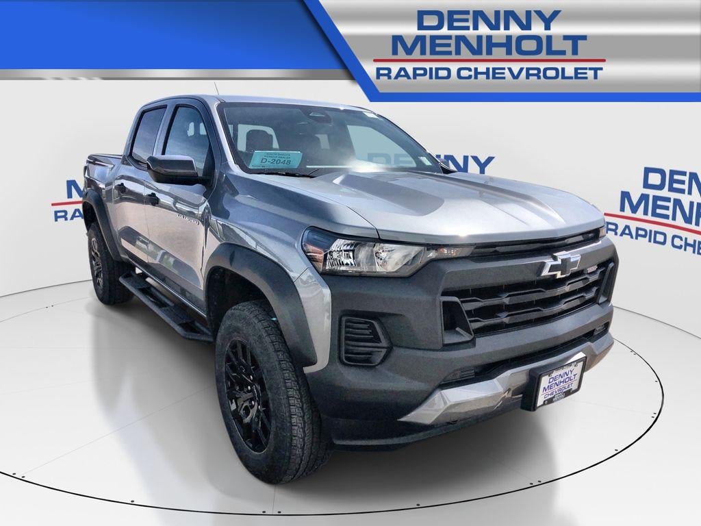 2025 Chevrolet Colorado Trail Boss in Sterling Gray Metallic — front three-quarter view