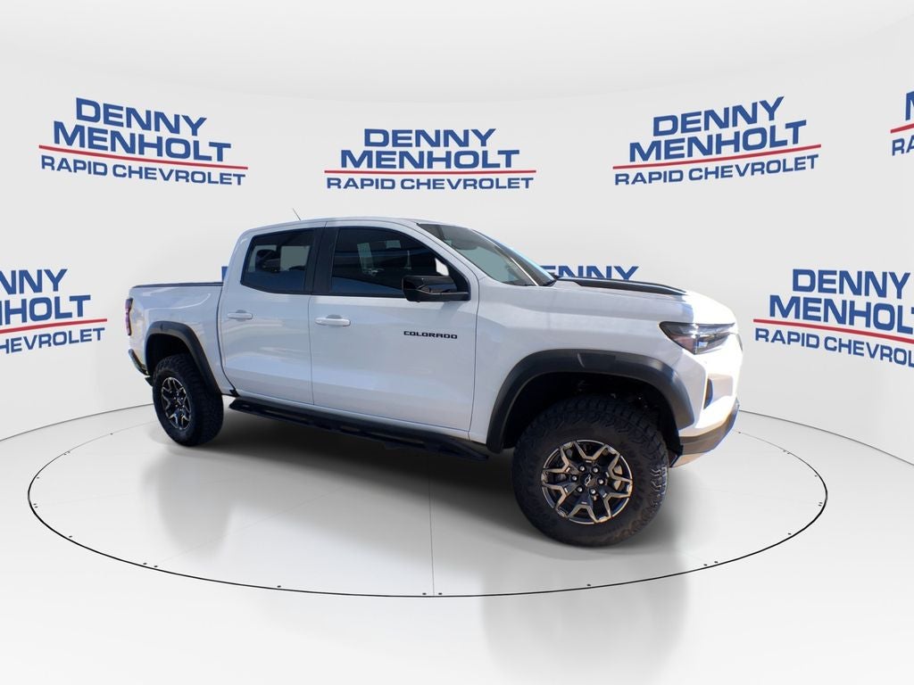 2025 Chevrolet Colorado — detail view