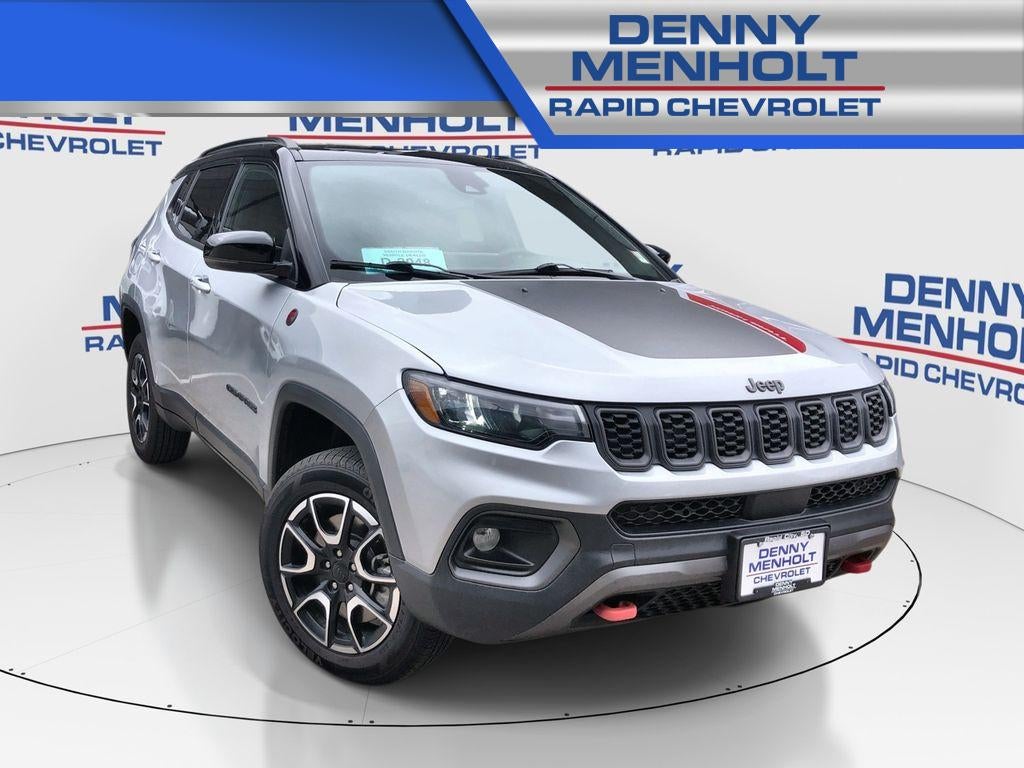 2024 Jeep Compass Trailhawk 4x4 in Silver — front three-quarter view
