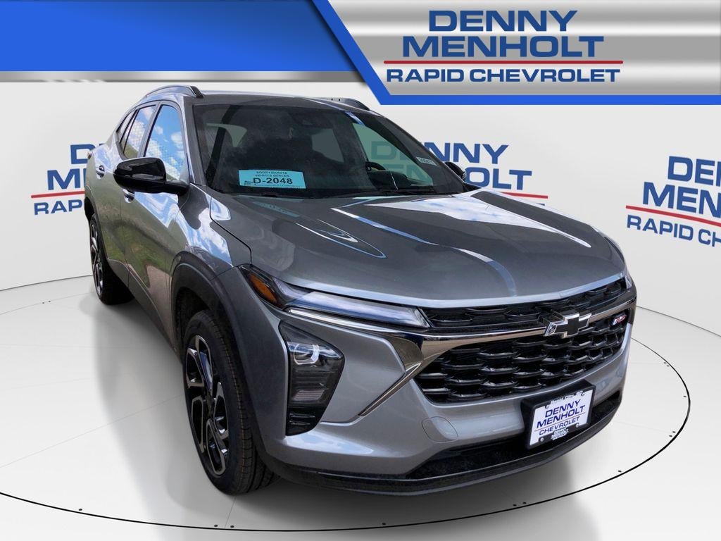 2026 Chevrolet Trax 2RS in Sterling Gray Metallic — front three-quarter view