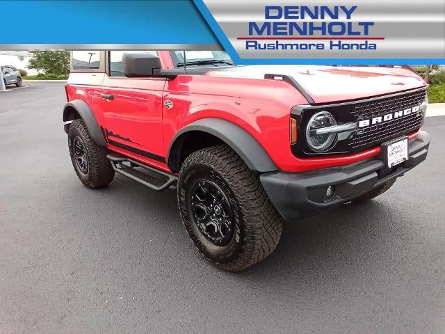 2022 Ford Bronco Wildtrak 2 Door Advanced 4x4 in Race Red — front three-quarter view
