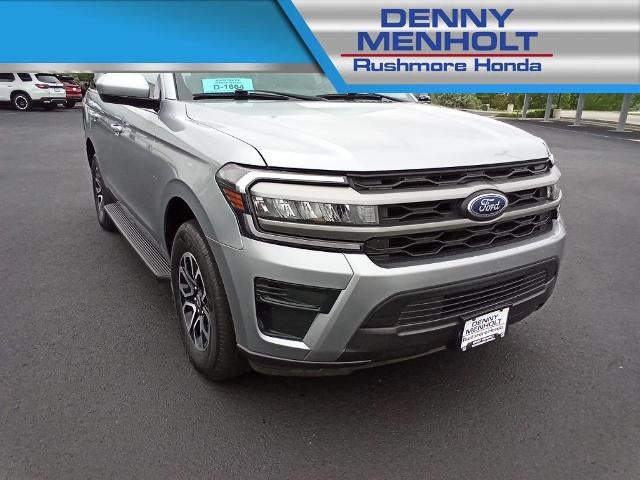 2024 Ford Expedition XLT 4x4 in Iconic Silver Metallic — front three-quarter view