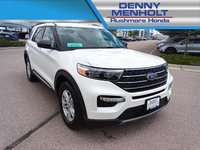 2022 Ford Explorer XLT 4WD in Star White Metallic Tri Coat — front three-quarter view