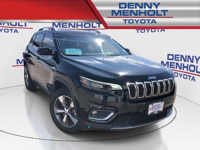 2020 Jeep Cherokee Limited 4x4 in Diamond Black Crystal Pearlcoat — front three-quarter view