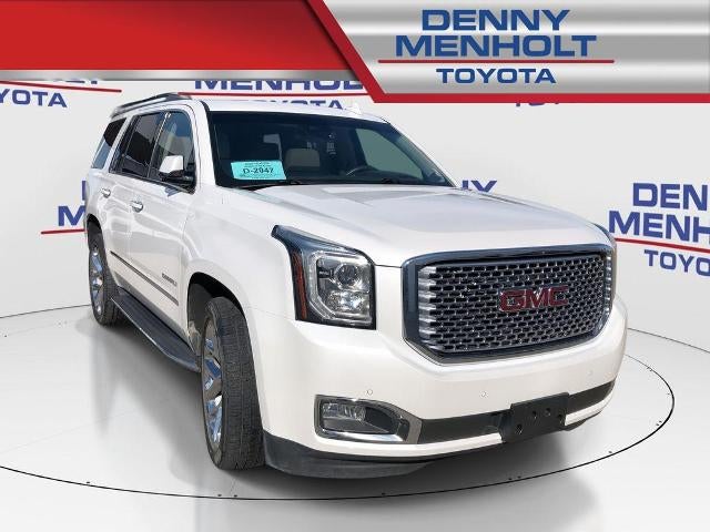 2017 GMC Yukon 4WD 4dr Denali in White Frost Tricoat — front three-quarter view
