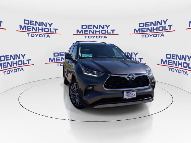 2022 Toyota Highlander — side profile view