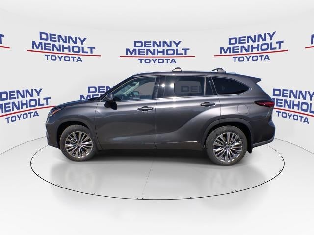 2022 Toyota Highlander — detail view